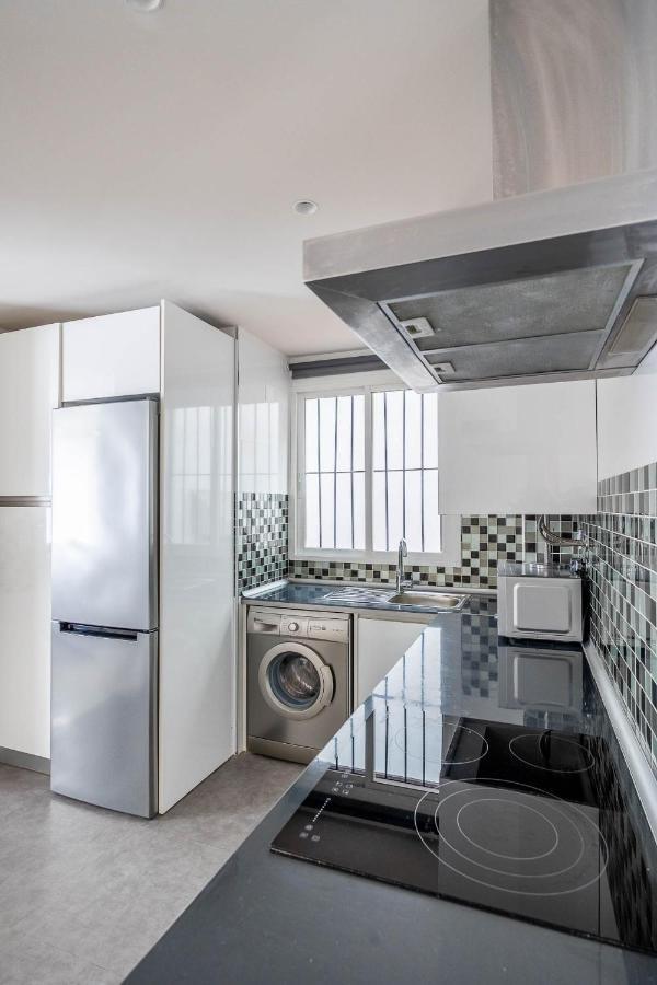 Amplisimo Apartamento De Diseno Nuevo En El Corazon De Triana, Parking Included Sevilla Exterior foto