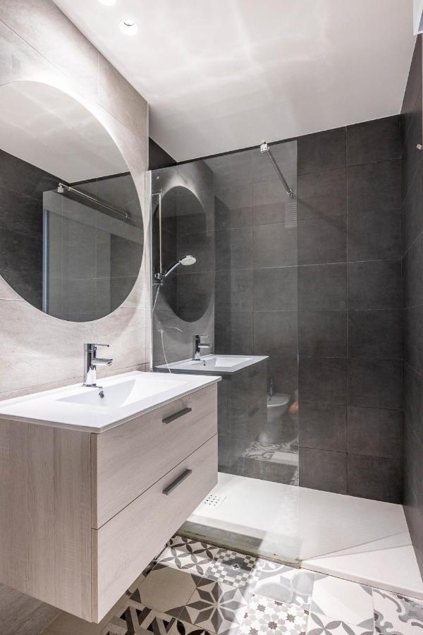 Amplisimo Apartamento De Diseno Nuevo En El Corazon De Triana, Parking Included Sevilla Exterior foto