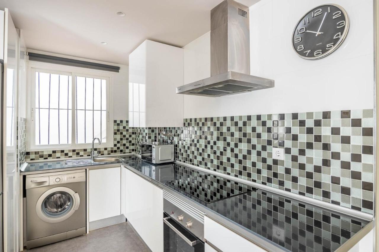 Amplisimo Apartamento De Diseno Nuevo En El Corazon De Triana, Parking Included Sevilla Exterior foto
