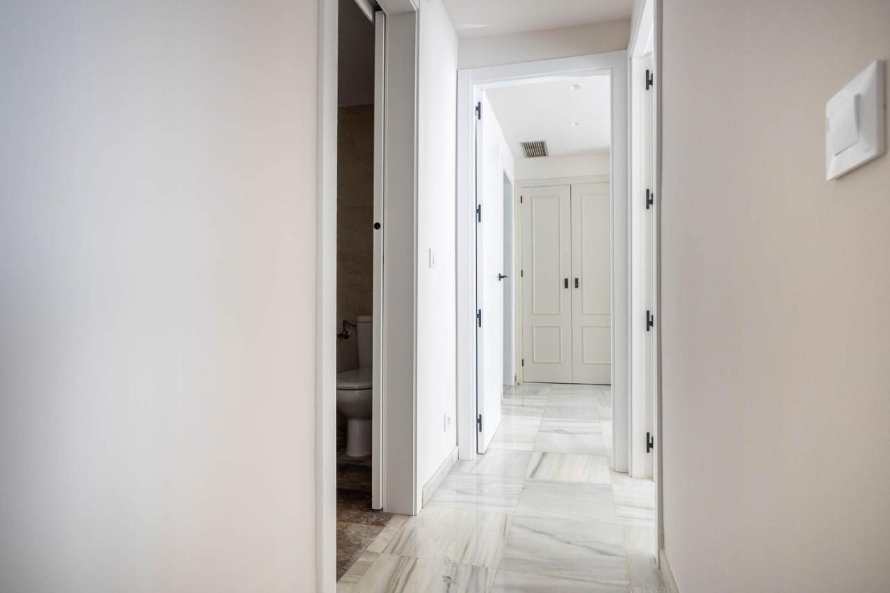 Amplisimo Apartamento De Diseno Nuevo En El Corazon De Triana, Parking Included Sevilla Exterior foto